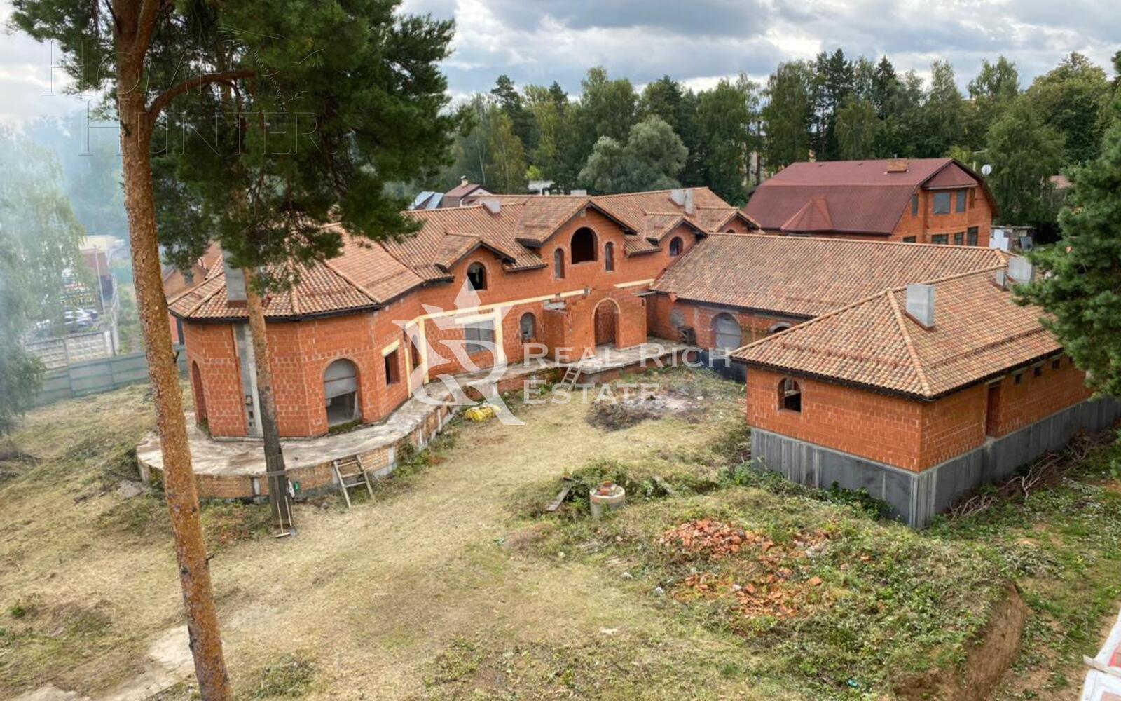2-этажный коттедж 1 280 м² без отделки