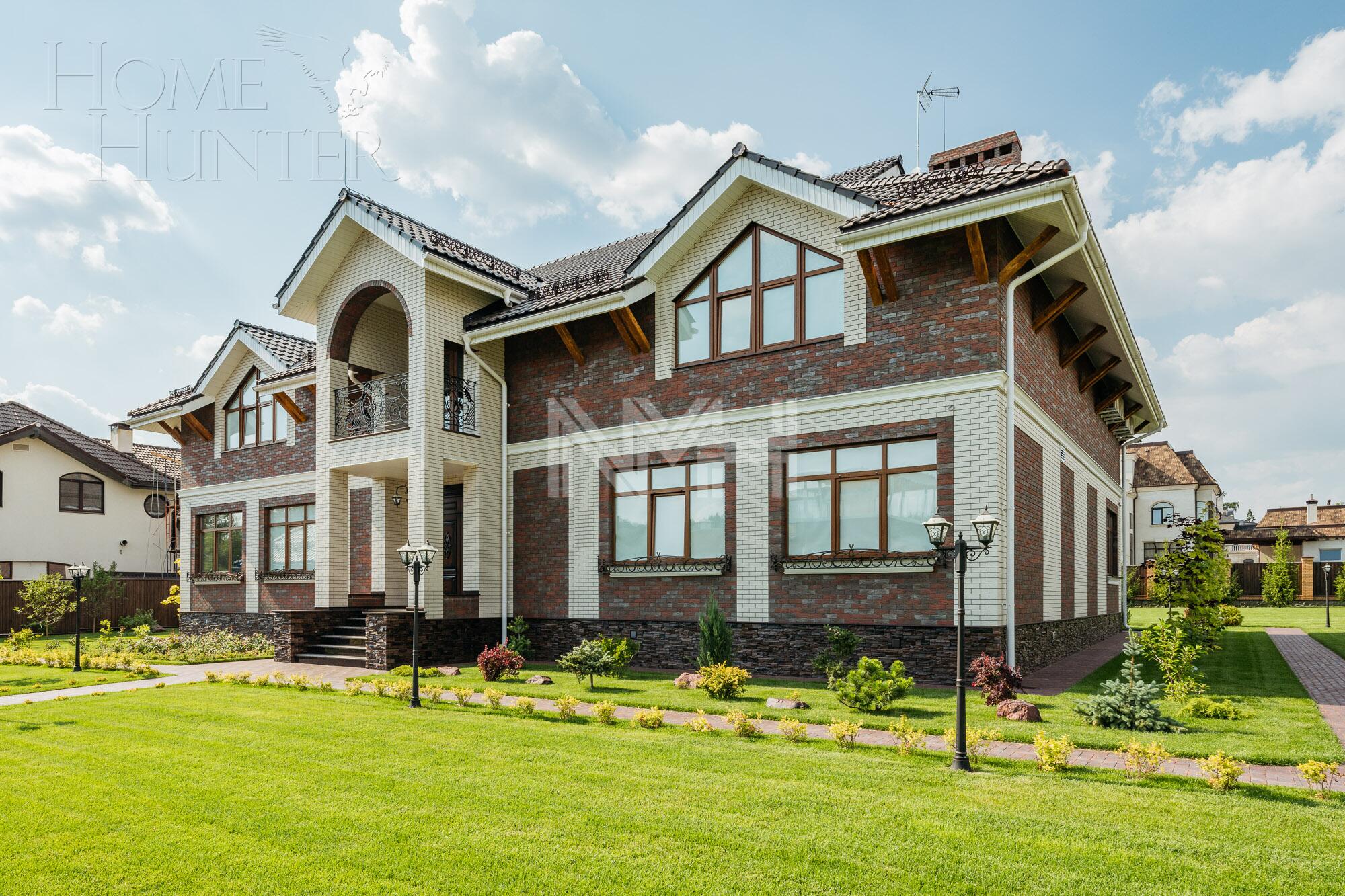 2-этажный коттедж 900 м² с отделкой