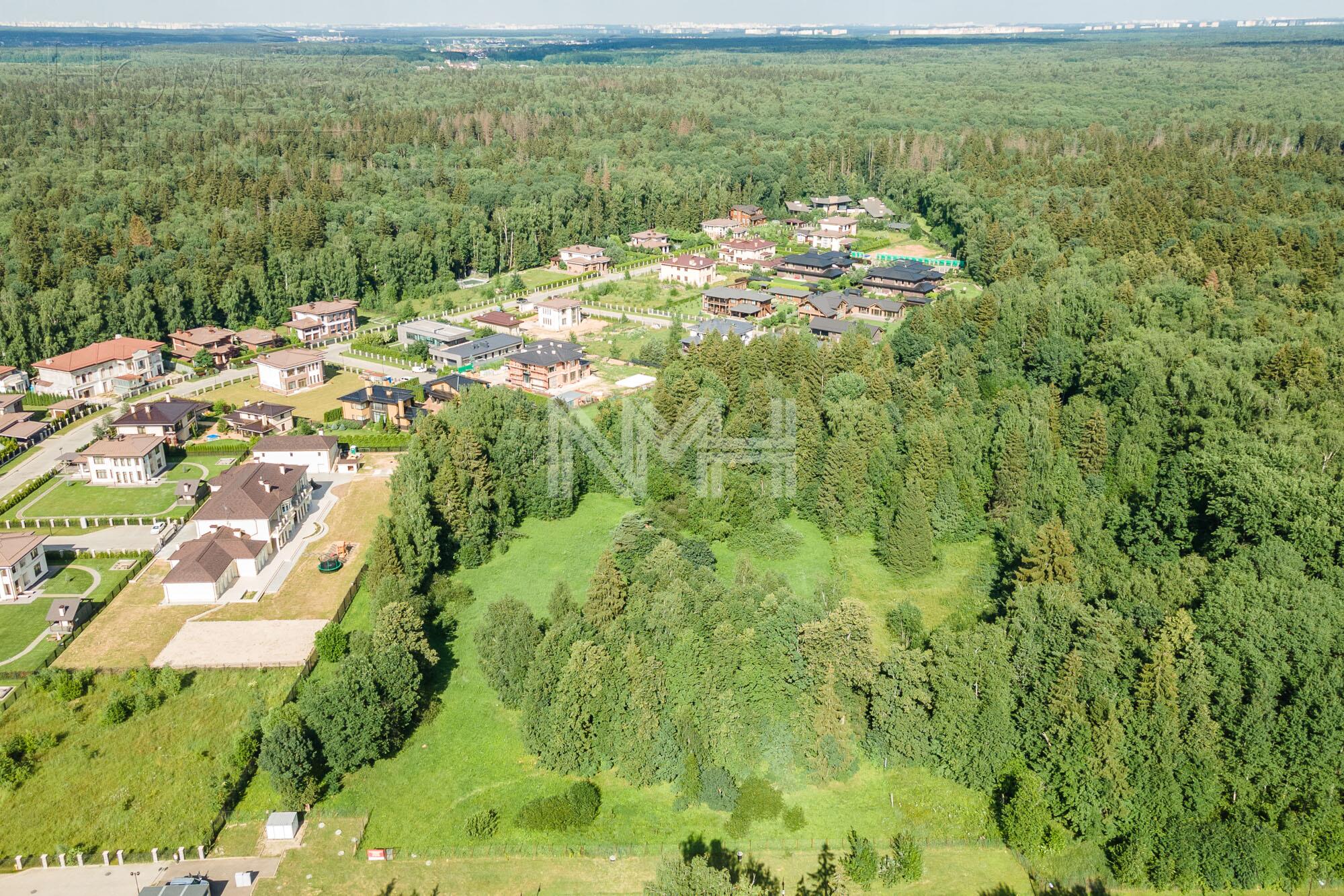 Участок 103.12 сот. в охраняемом поселке