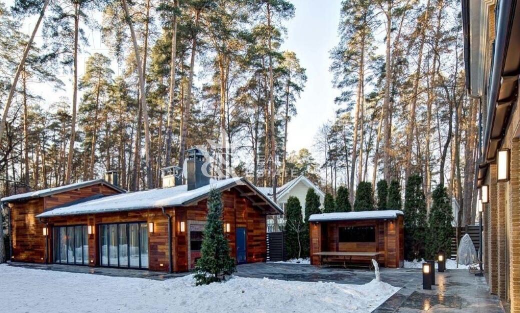 2-этажный коттедж 733 м² с отделкой