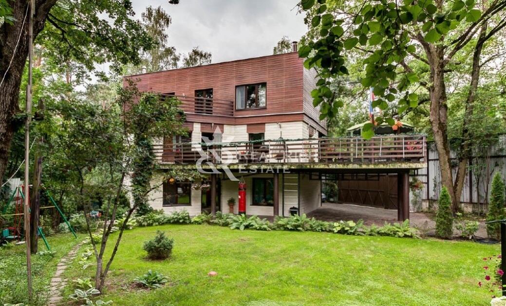 3-этажный коттедж 860 м² с отделкой