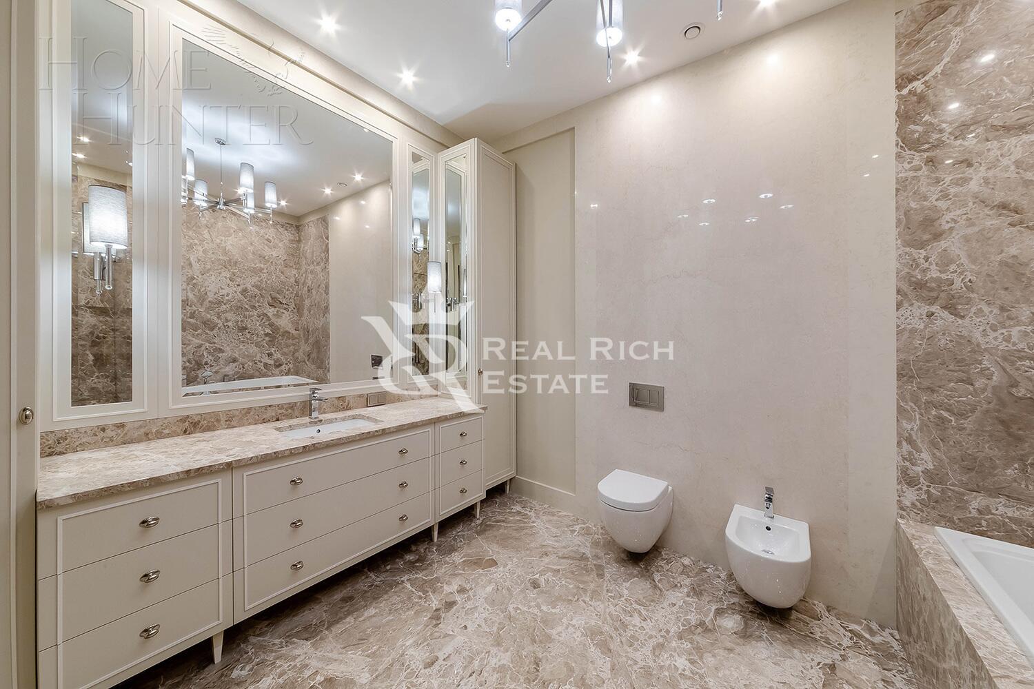 2-этажный коттедж 1 017.21 м² с отделкой