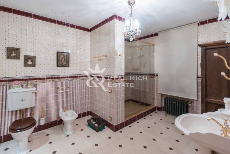 2-этажный коттедж 600 м² с отделкой