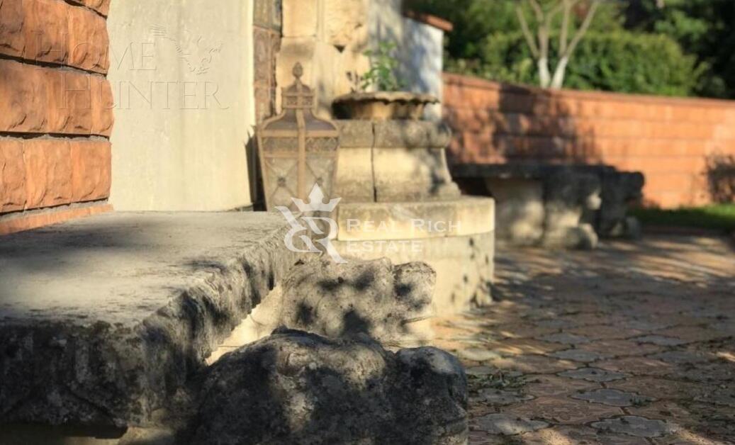 2-этажный коттедж 900 м² с отделкой