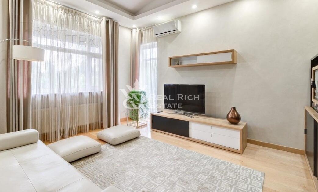 3-этажный коттедж 550 м² с отделкой