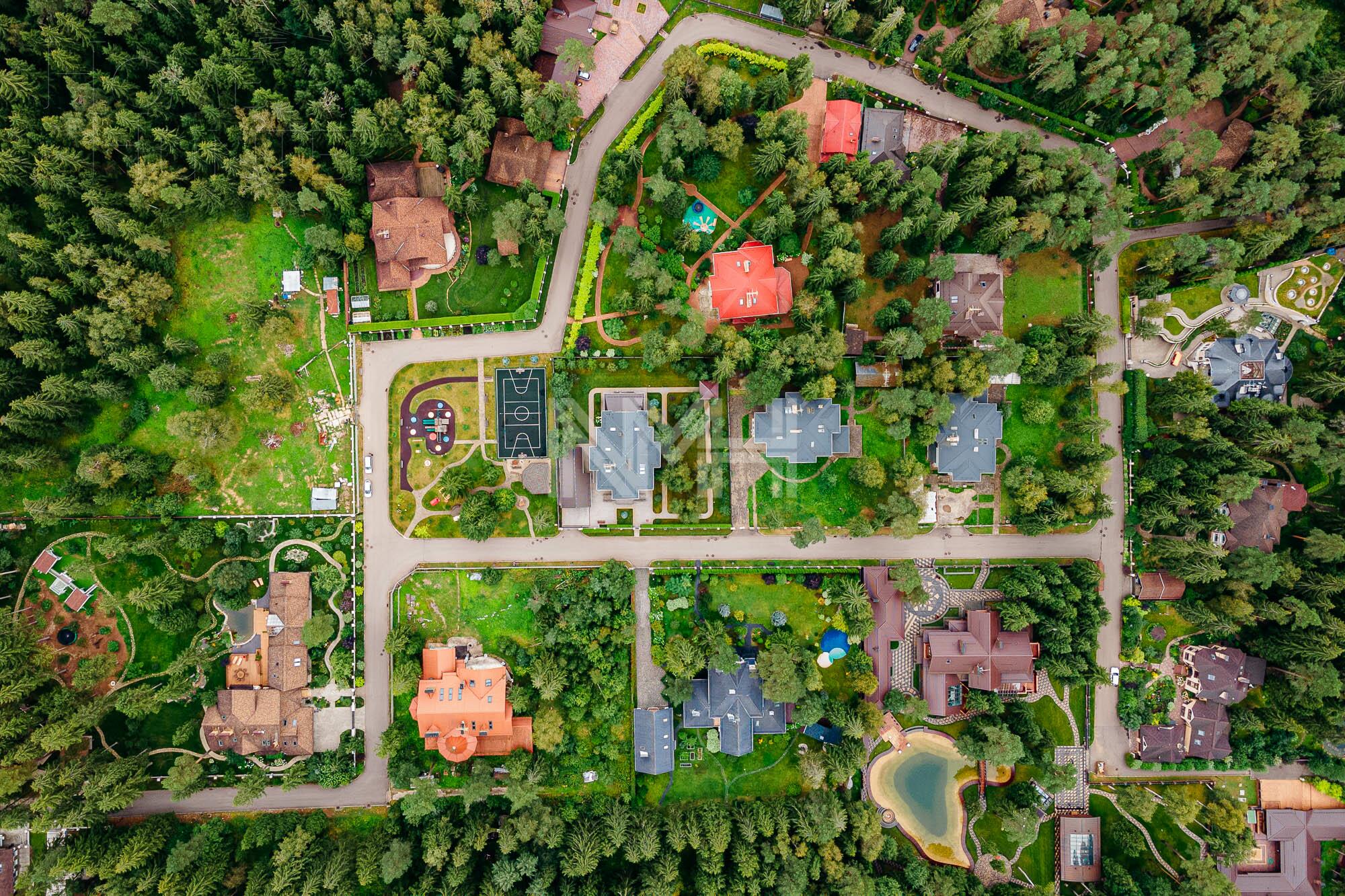 2-этажный коттедж 1 200 м² без отделки