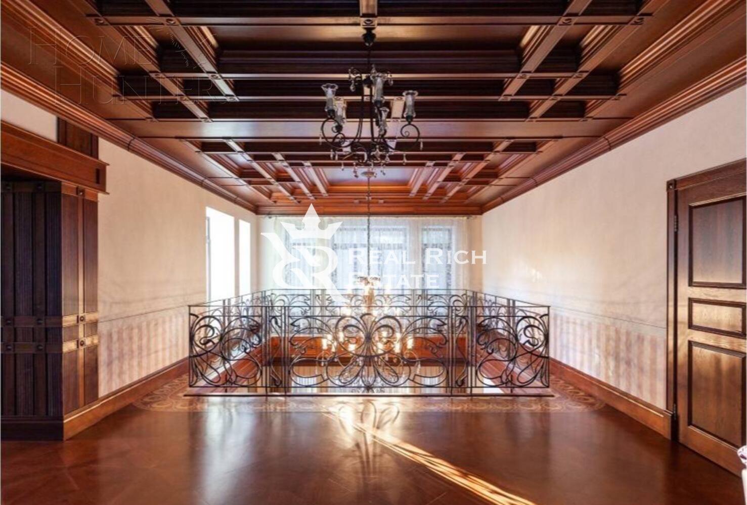 3-этажный коттедж 450 м² с отделкой