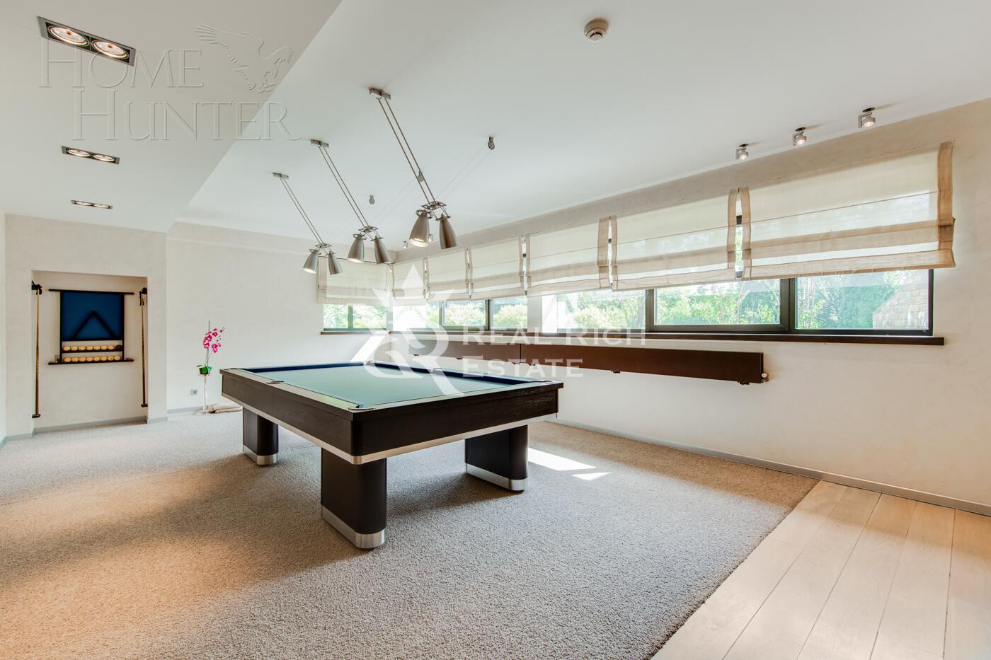 2-этажный коттедж 1 100 м² с отделкой