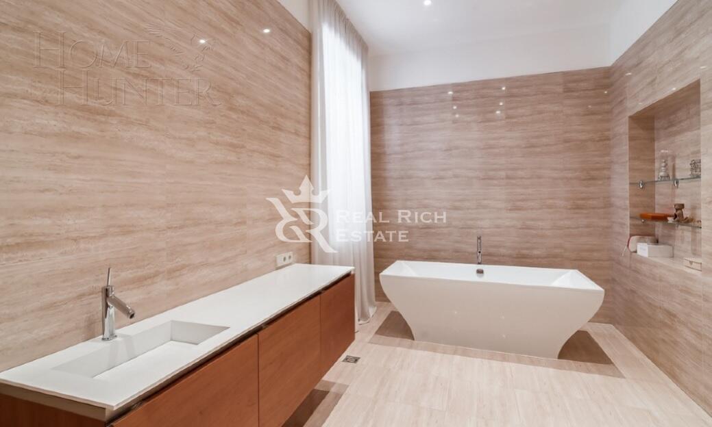 3-этажный коттедж 1 000 м² с отделкой