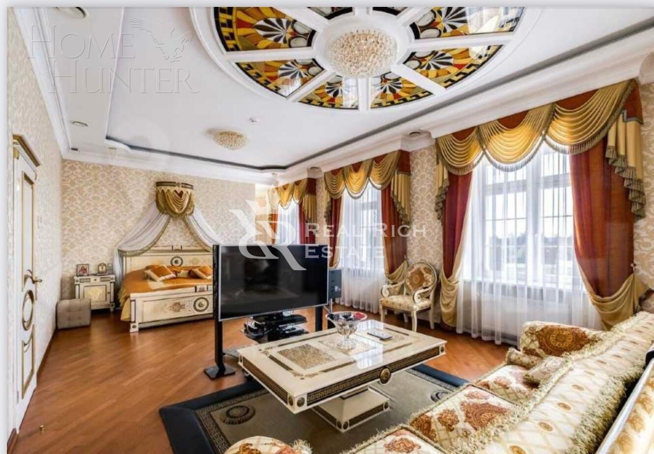 3-этажный коттедж 1 650 м² с отделкой