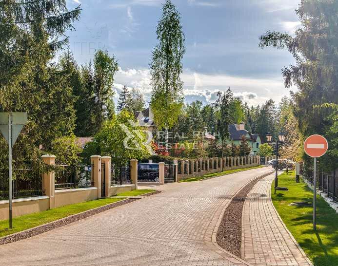 2-этажный коттедж 800 м² с отделкой