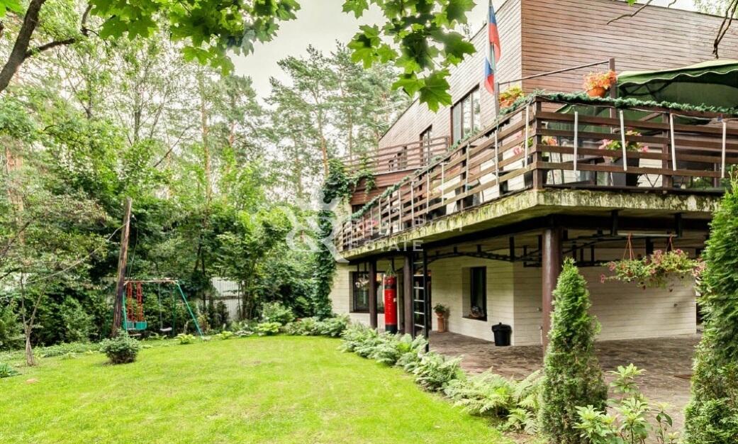 3-этажный коттедж 860 м² с отделкой