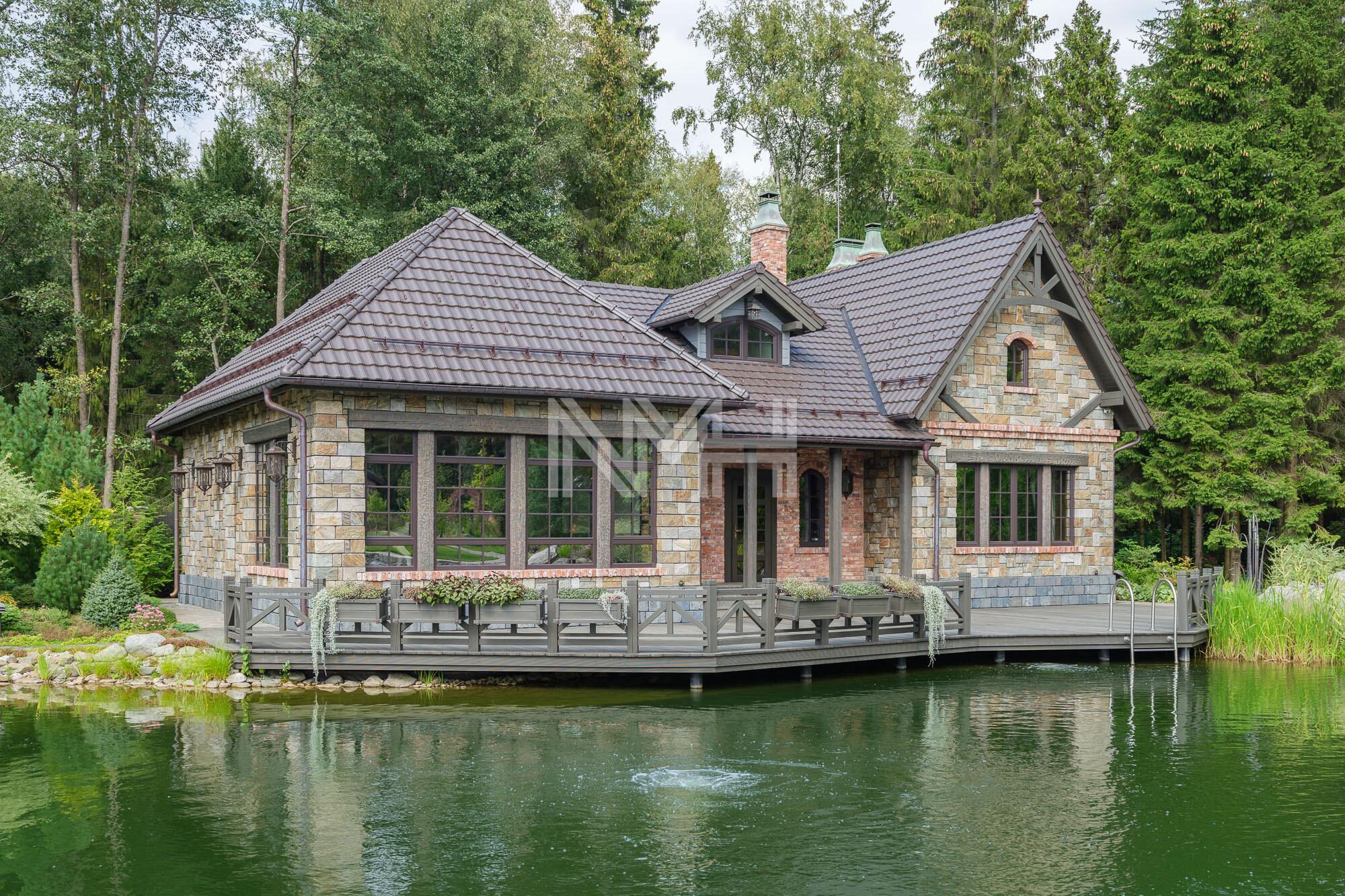 2-этажный коттедж 950 м² без отделки