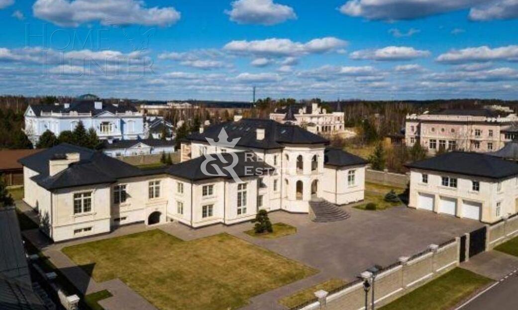 2-этажный коттедж 1 300 м² без отделки