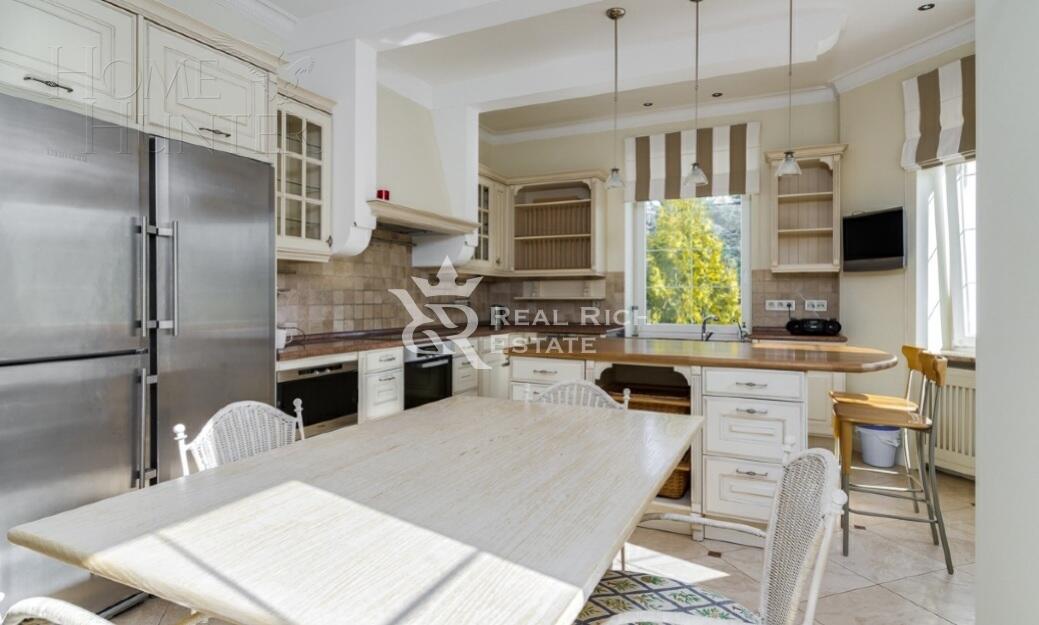 2-этажный коттедж 500 м² с отделкой