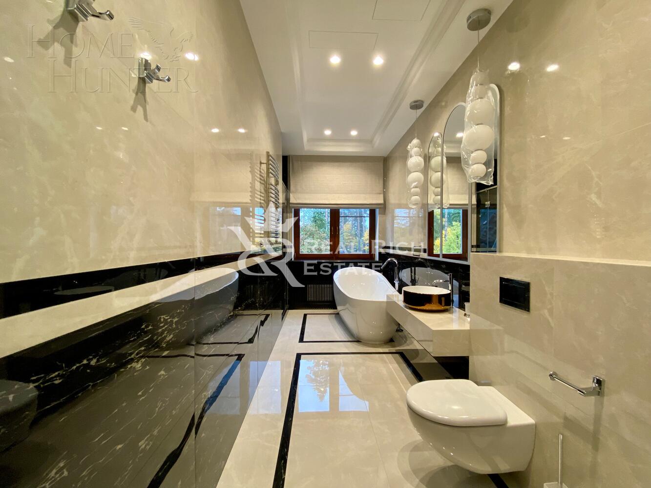 3-этажный коттедж 697 м² с отделкой