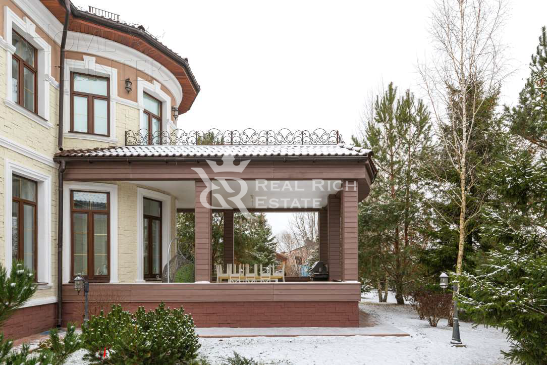 3-этажный коттедж 768 м² с отделкой