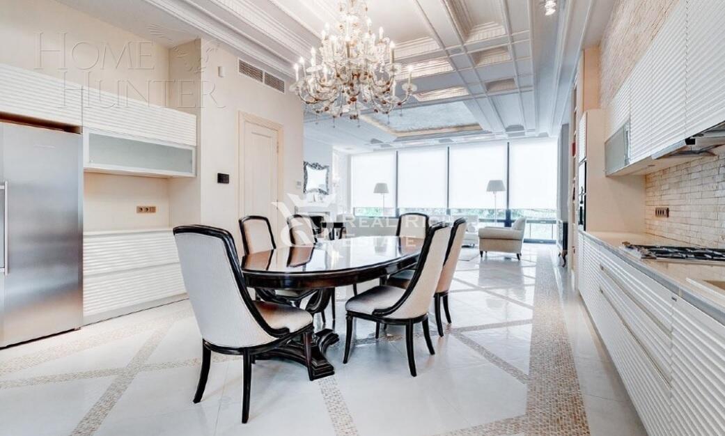 3-этажный таунхаус 340 м² с отделкой