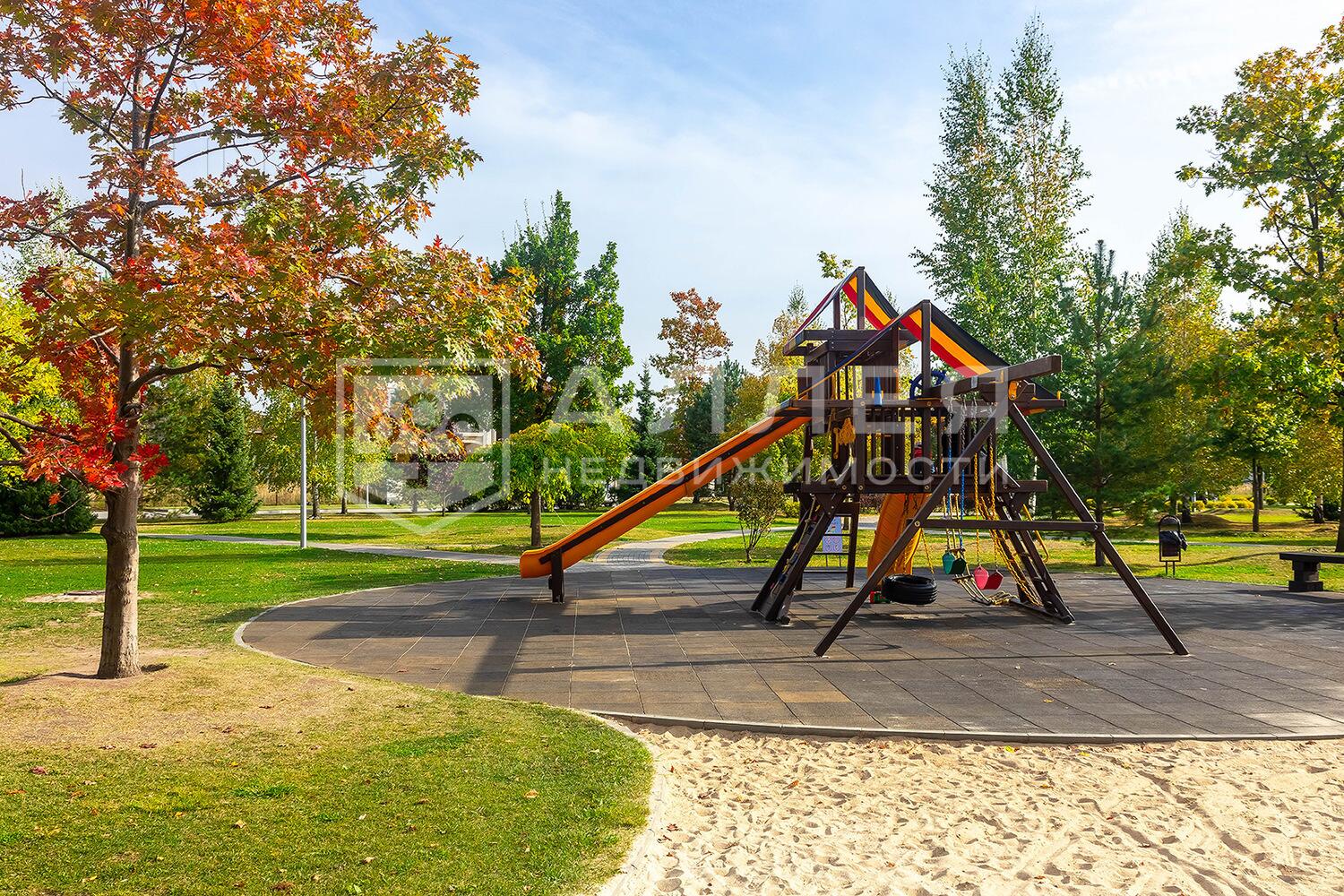 2-этажный коттедж 307 м² с отделкой