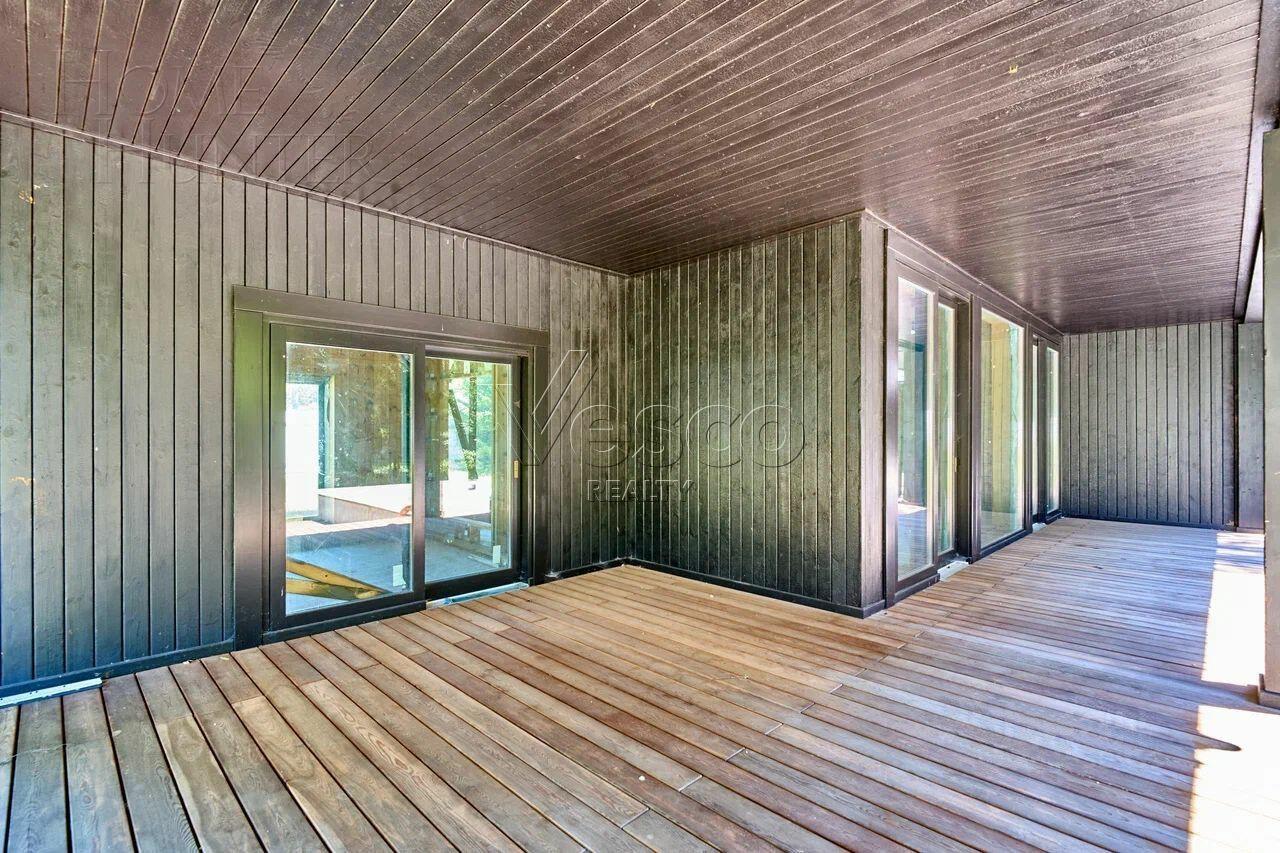 2-этажный коттедж 945 м² без отделки