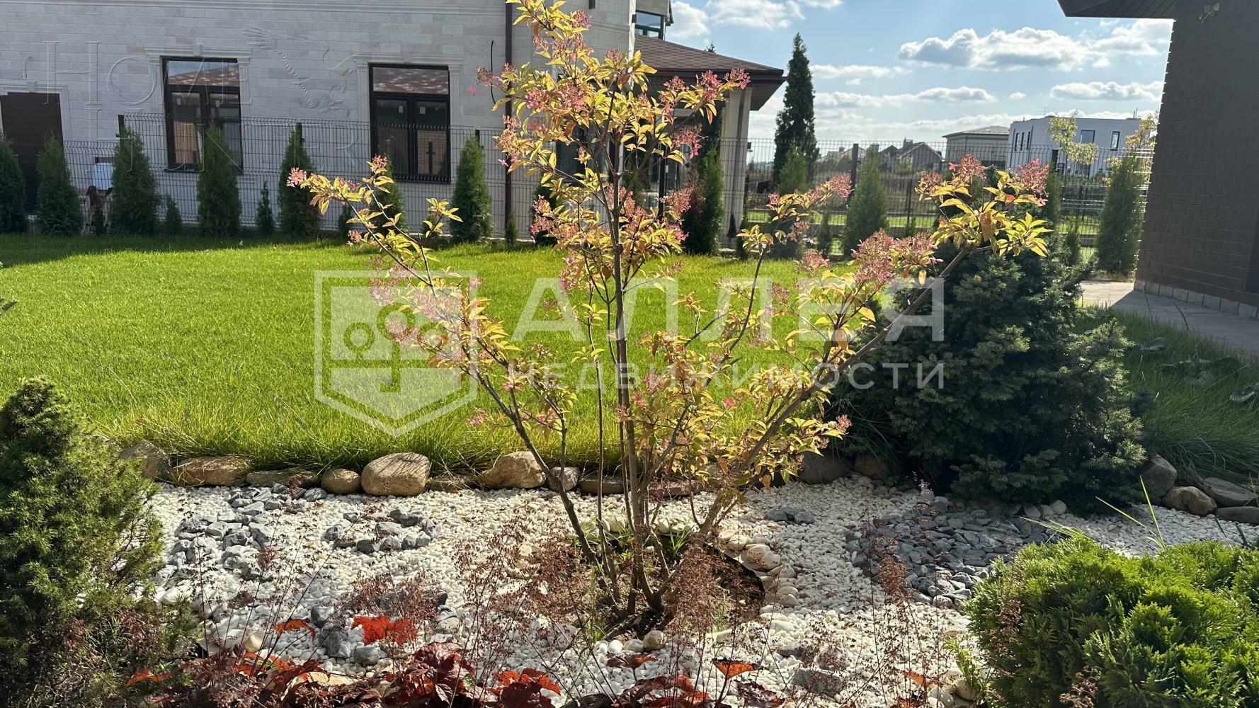 1-этажный коттедж 520.9 м² без отделки