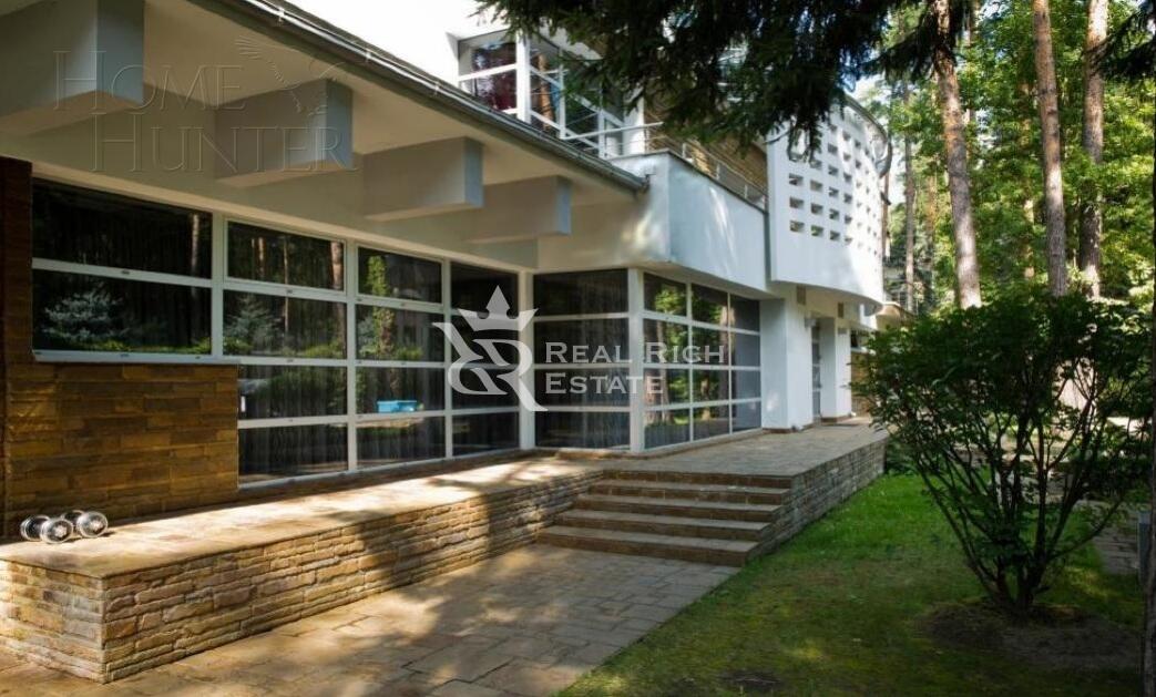 2-этажный коттедж 1 200 м² с отделкой