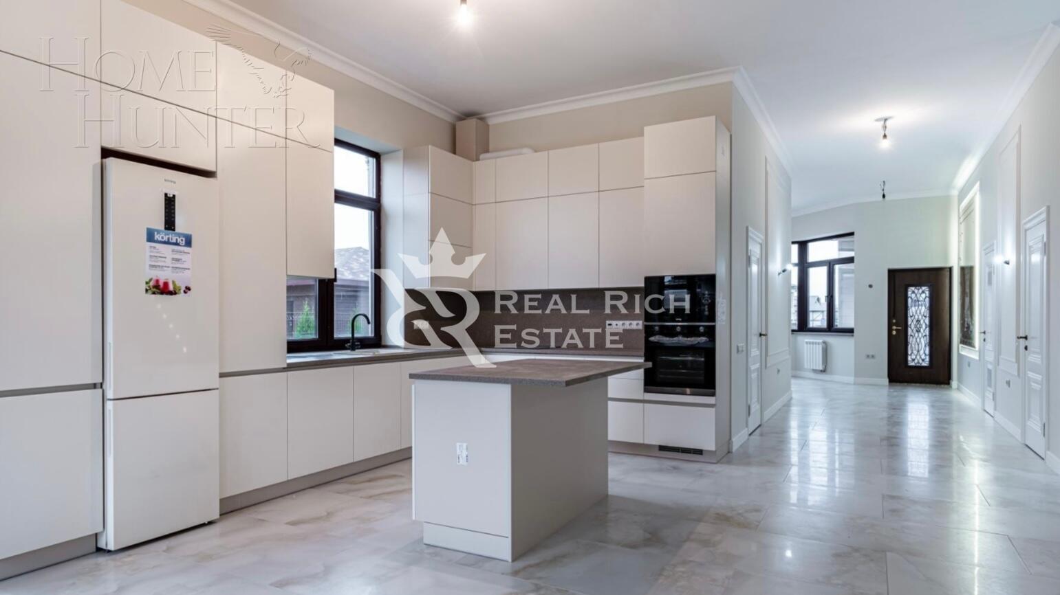 2-этажный коттедж 350 м² с отделкой