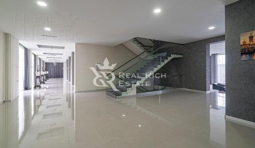 2-этажный коттедж 1 400 м² с отделкой