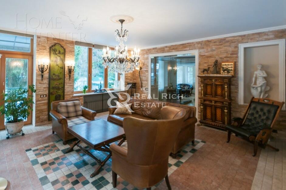 2-этажный коттедж 600 м² с отделкой