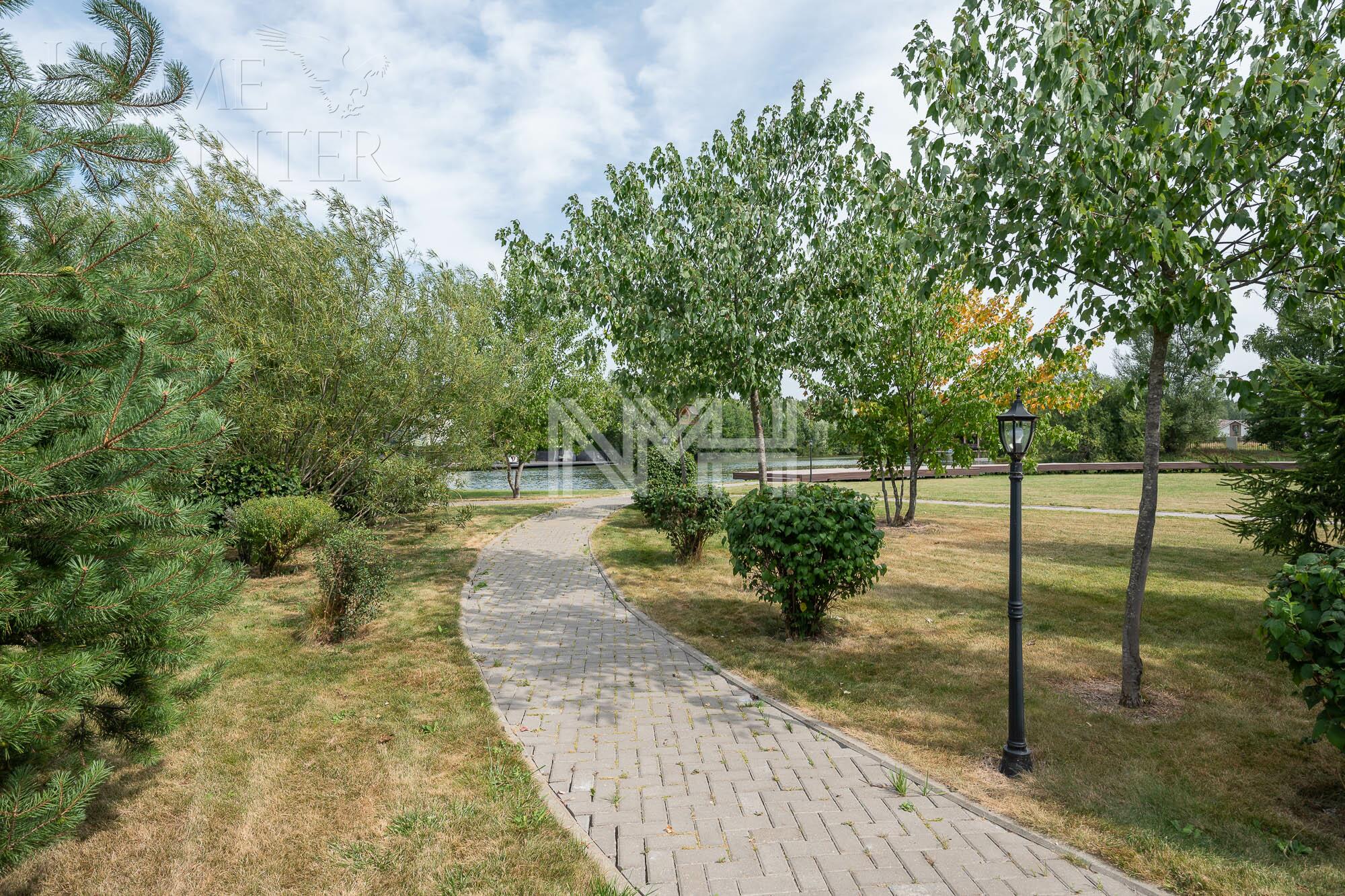 2-этажный коттедж 550 м² без отделки