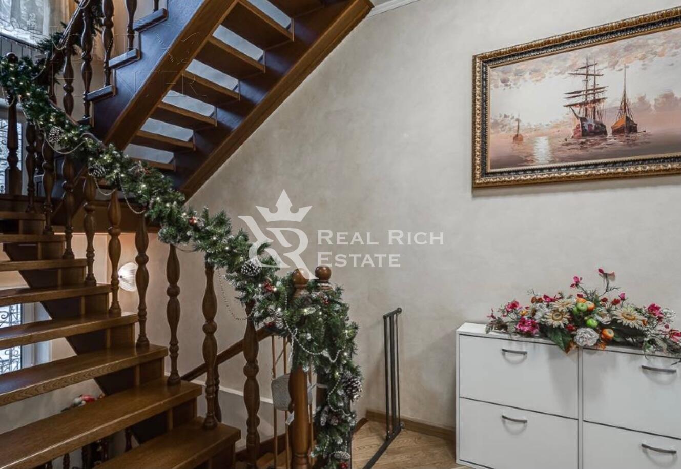 2-этажный коттедж 750 м² с отделкой