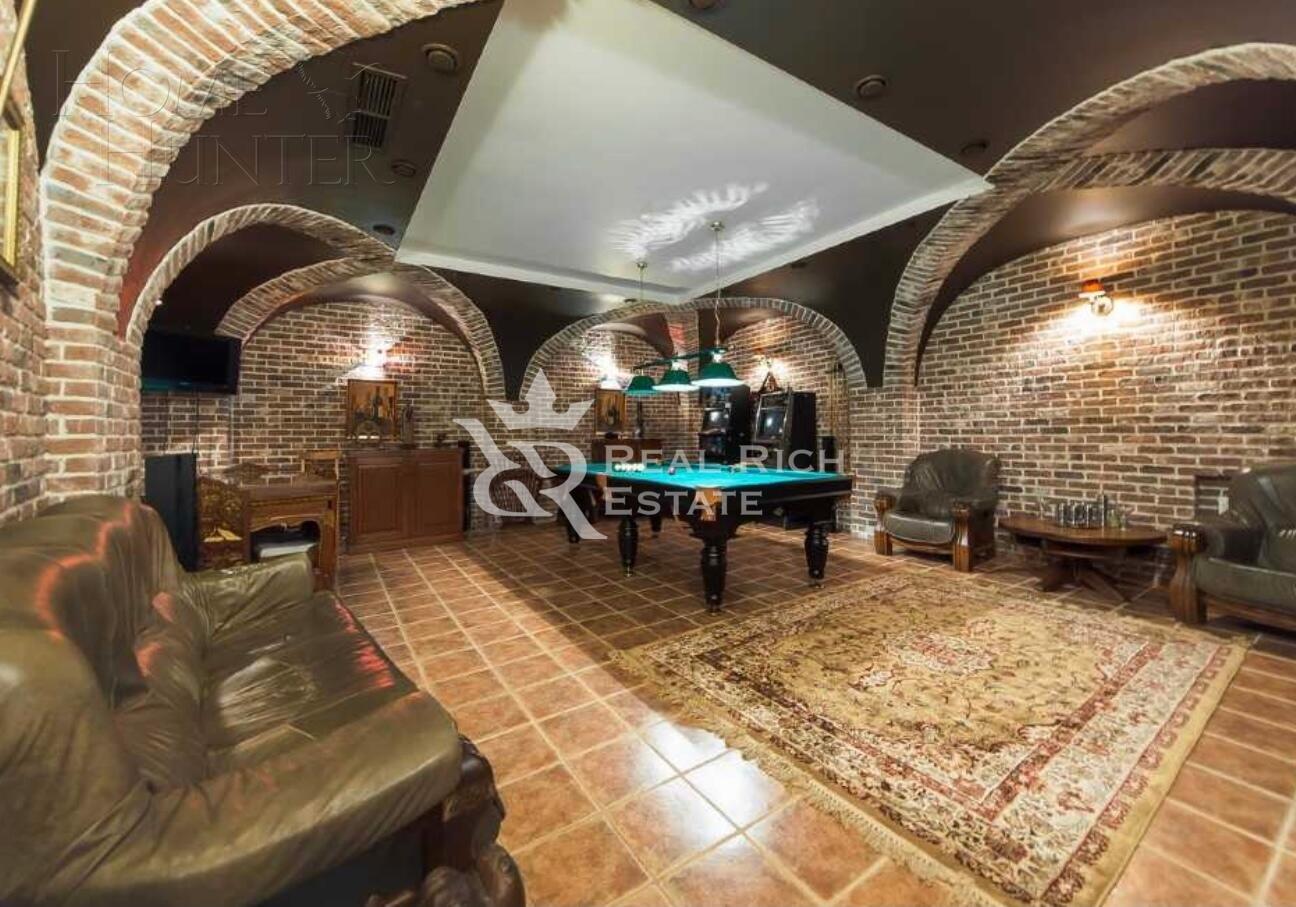 2-этажный коттедж 1 400 м² с отделкой