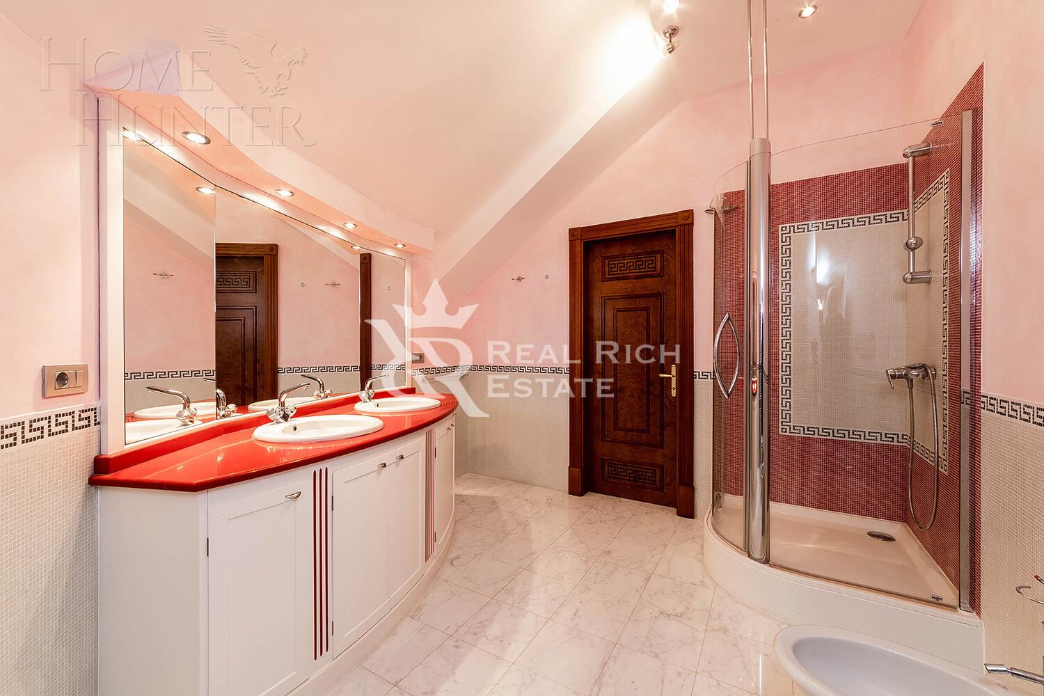 2-этажный коттедж 900 м² с отделкой