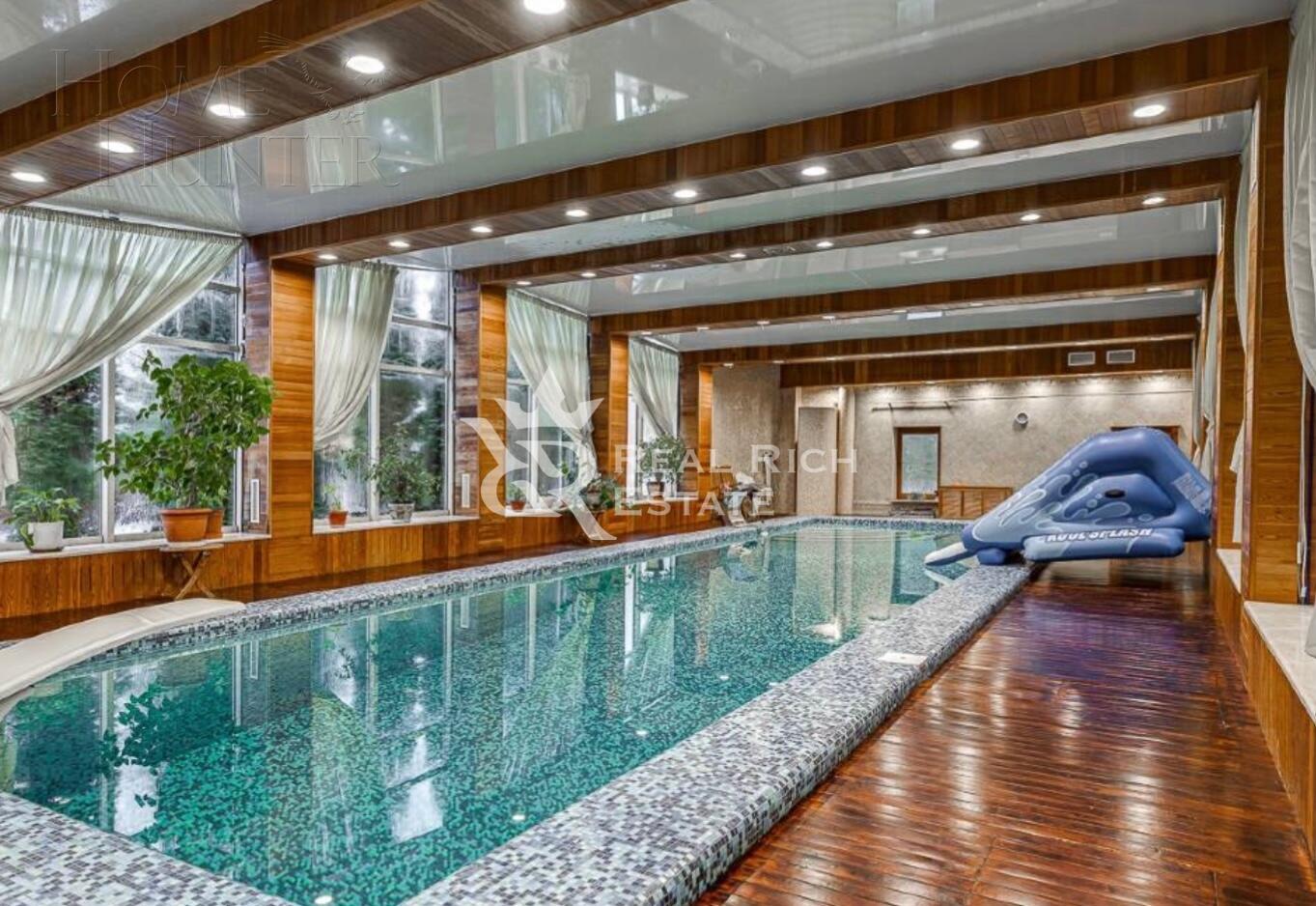 2-этажный коттедж 750 м² с отделкой