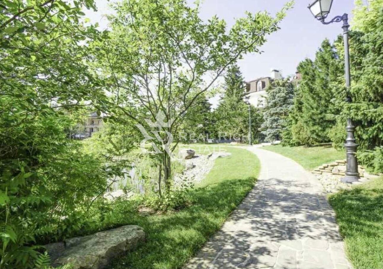 2-этажный коттедж 465 м² без отделки