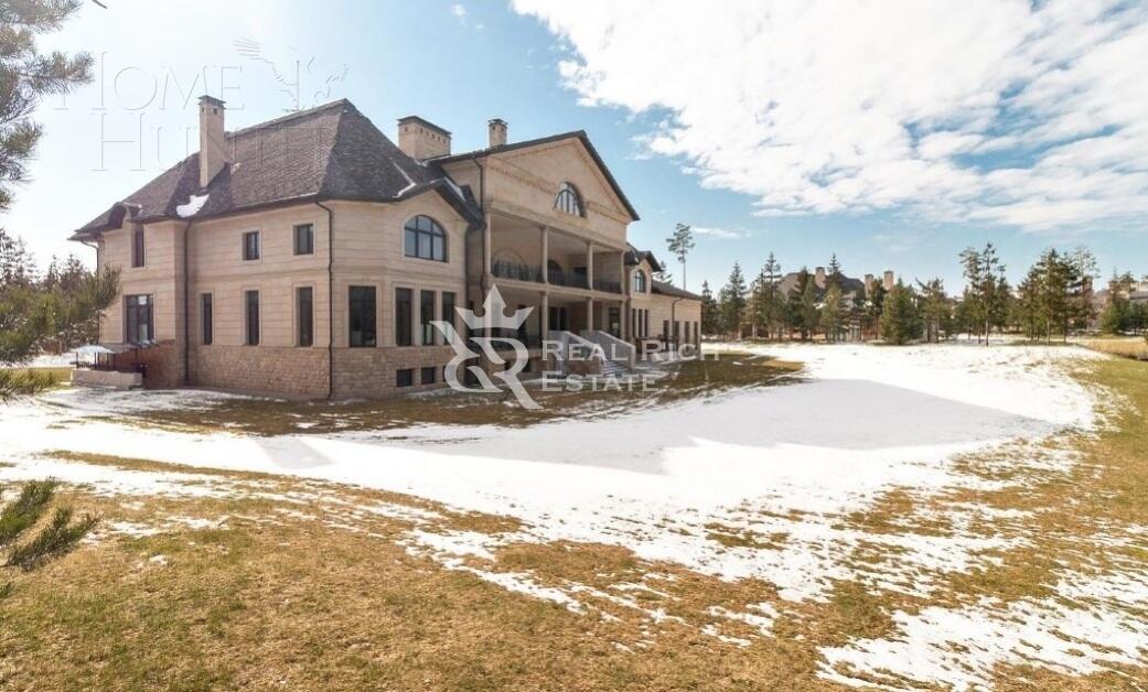 2-этажный коттедж 2 800 м² без отделки