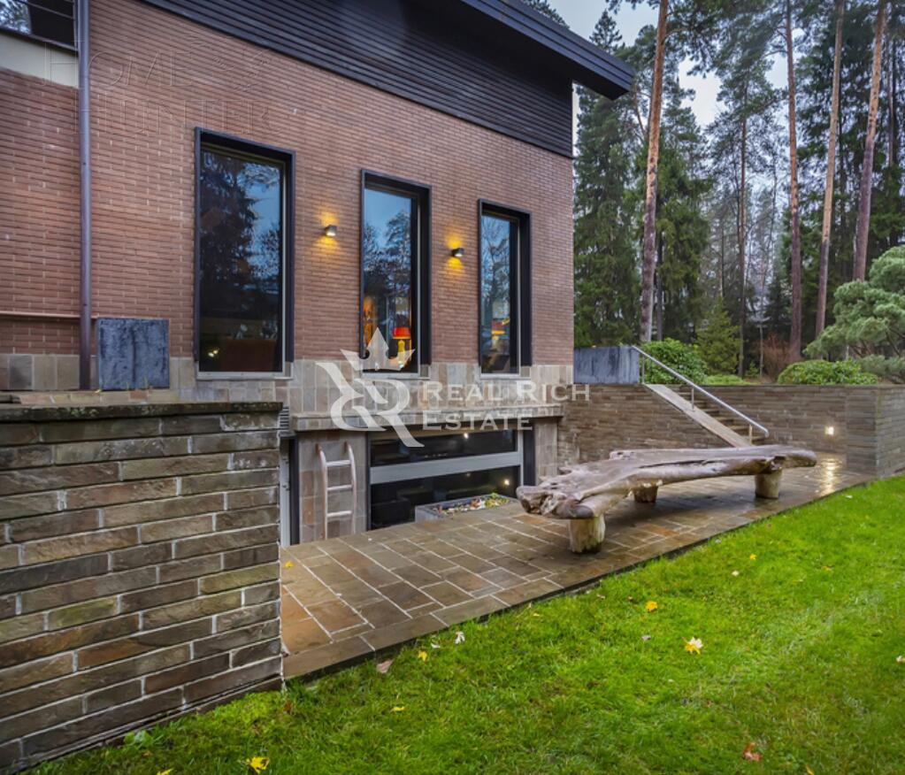 2-этажный коттедж 1 200 м² с отделкой