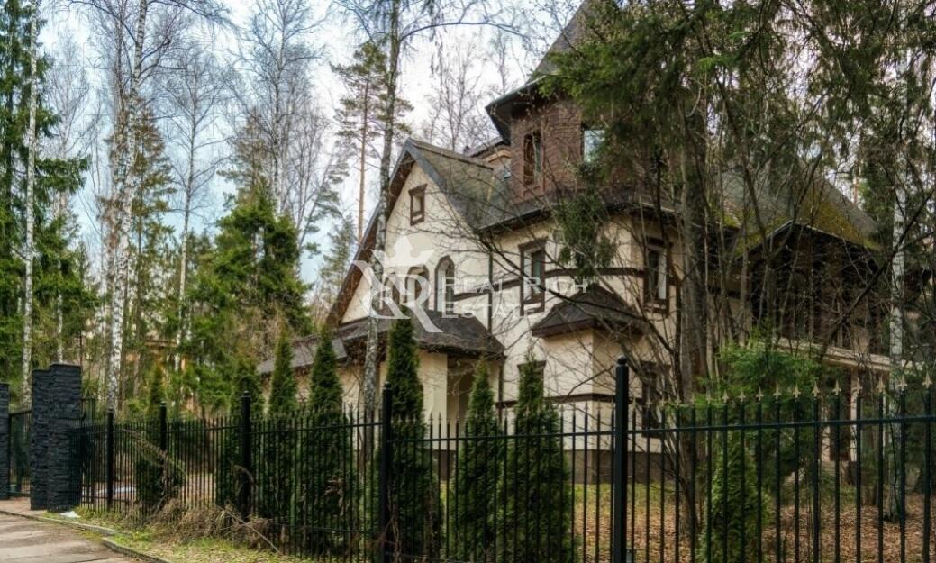 2-этажный коттедж 504 м² без отделки