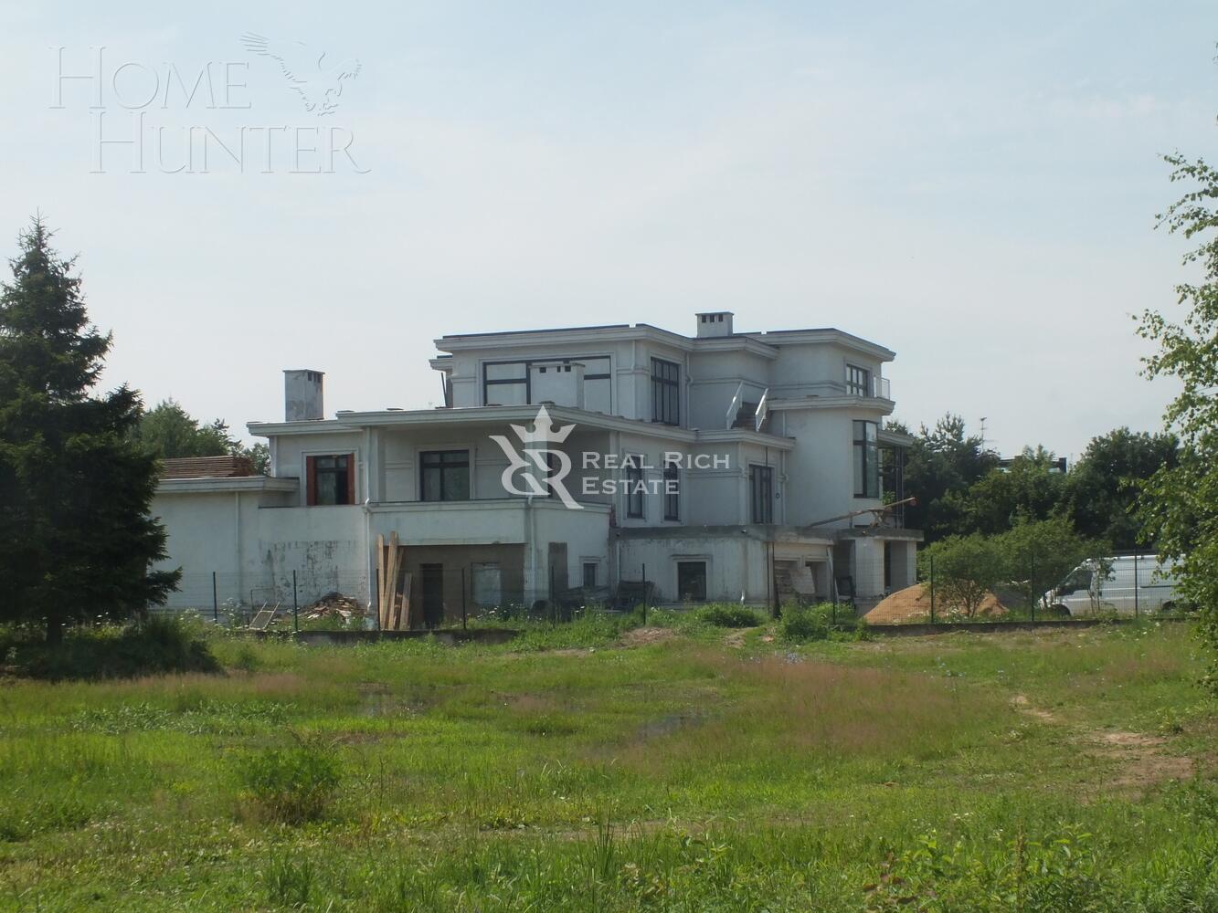 2-этажный коттедж 1 100 м² без отделки