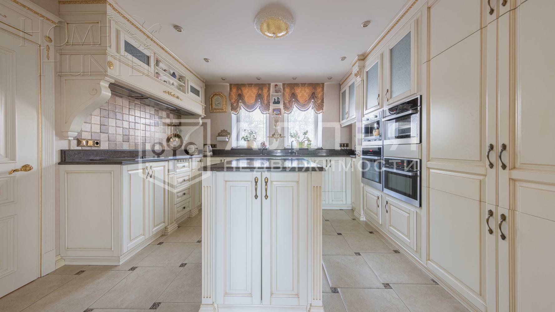 2-этажный коттедж 550 м² с отделкой