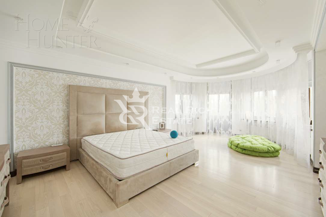 3-этажный коттедж 768 м² с отделкой