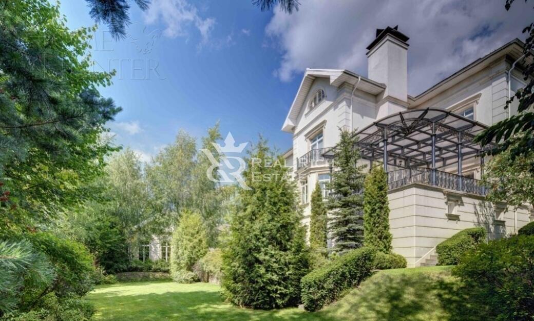 2-этажный коттедж 700 м² с отделкой