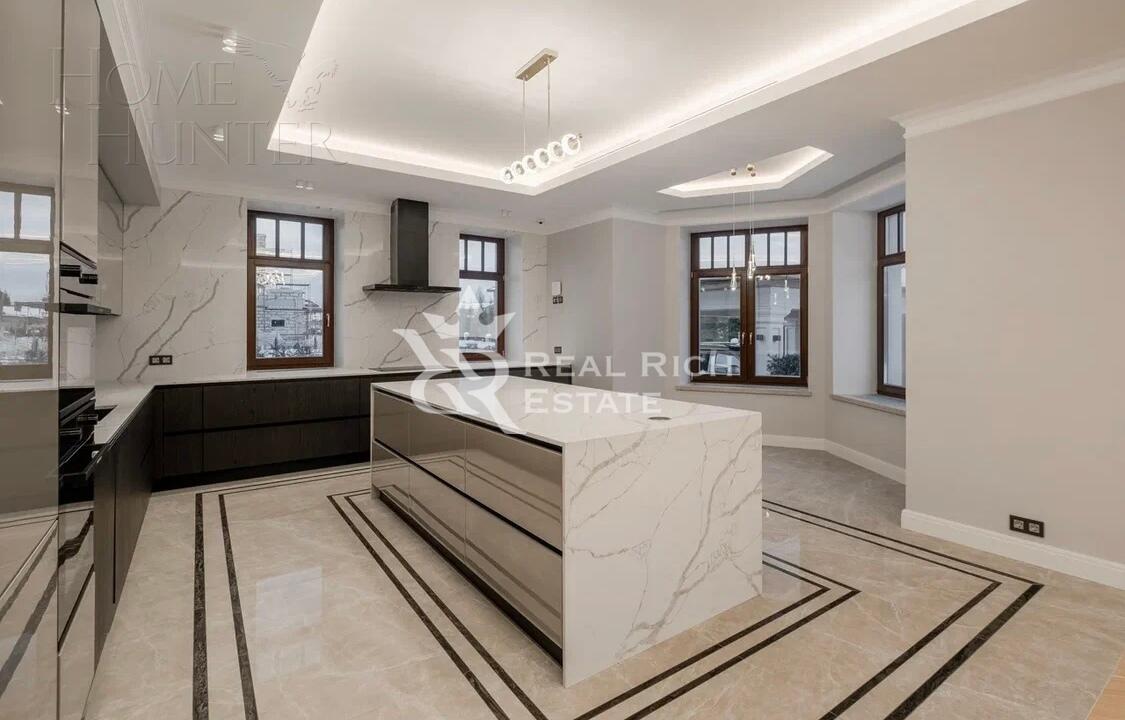 2-этажный коттедж 800 м² с отделкой