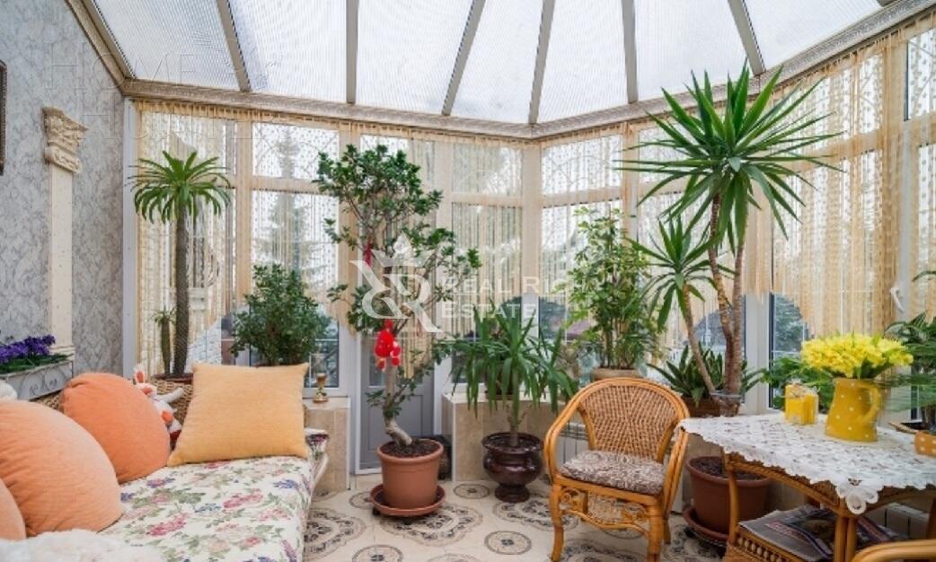 2-этажный коттедж 250 м² с отделкой