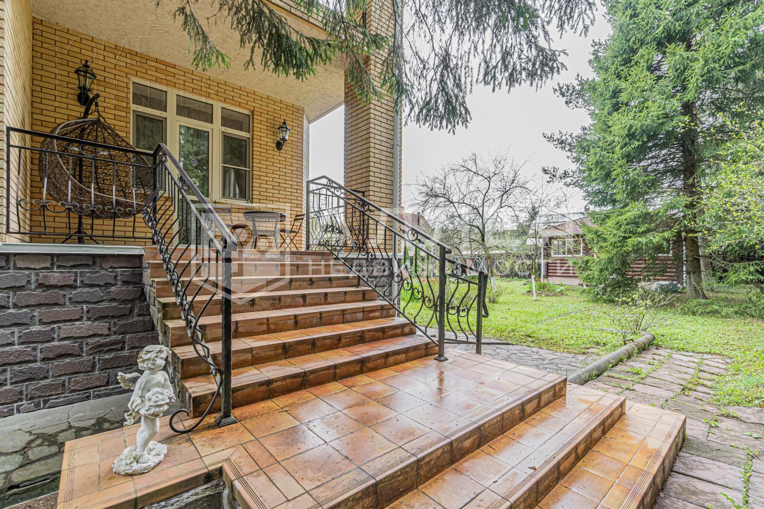 2-этажный коттедж 350 м² с отделкой