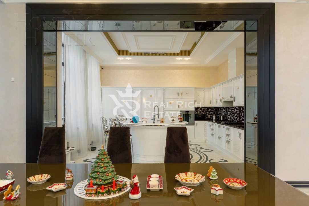 3-этажный коттедж 768 м² с отделкой