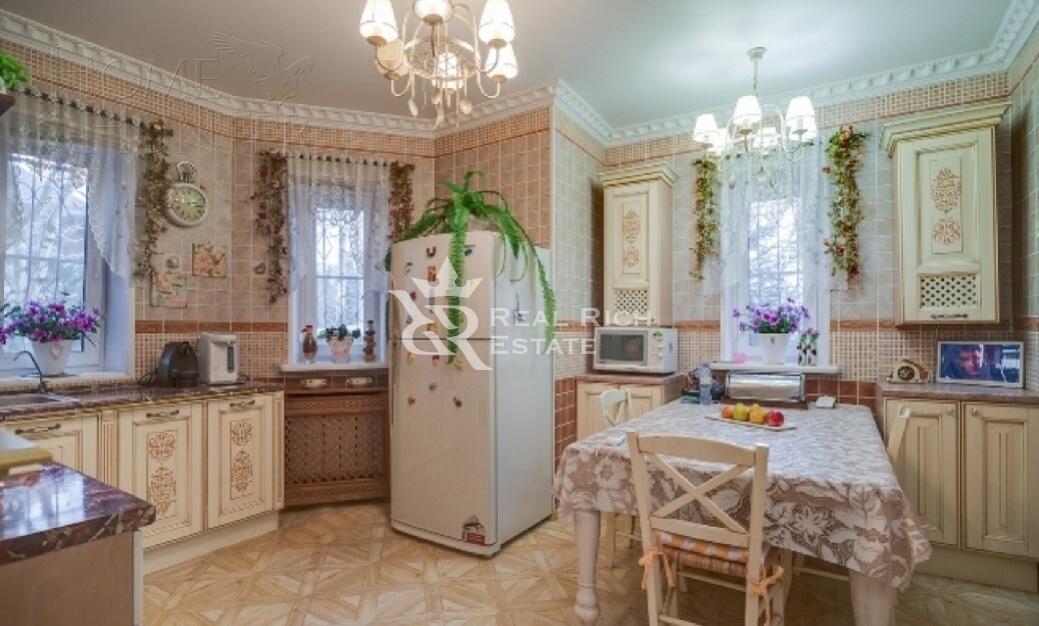 2-этажный коттедж 250 м² с отделкой