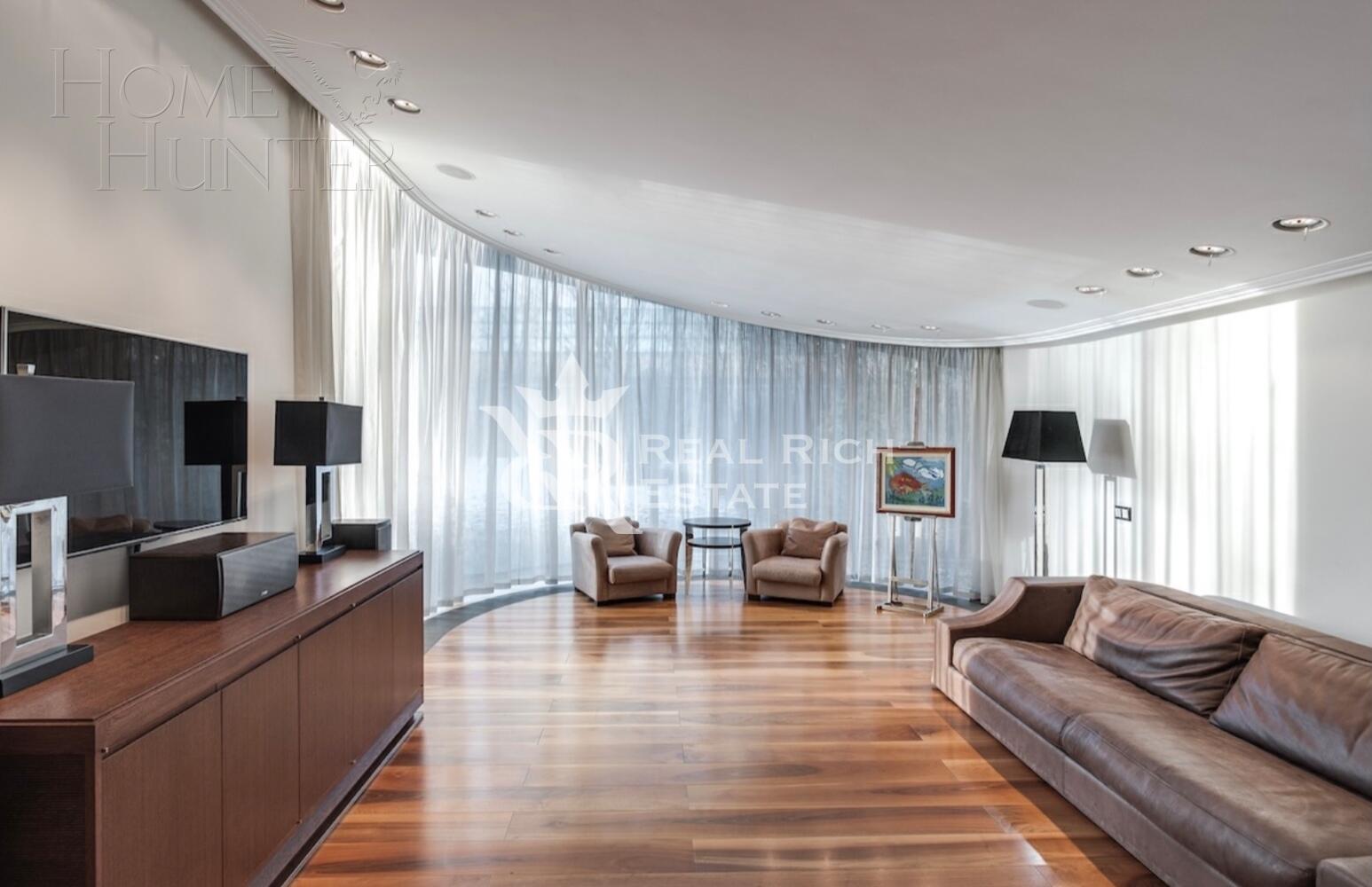 2-этажный коттедж 1 360 м² с отделкой