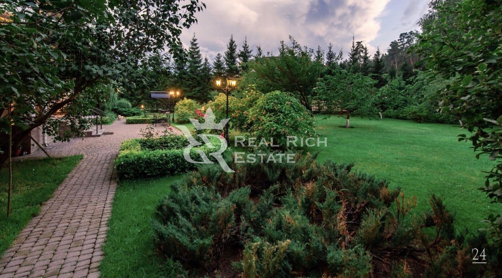 3-этажный коттедж 1 000 м² с отделкой