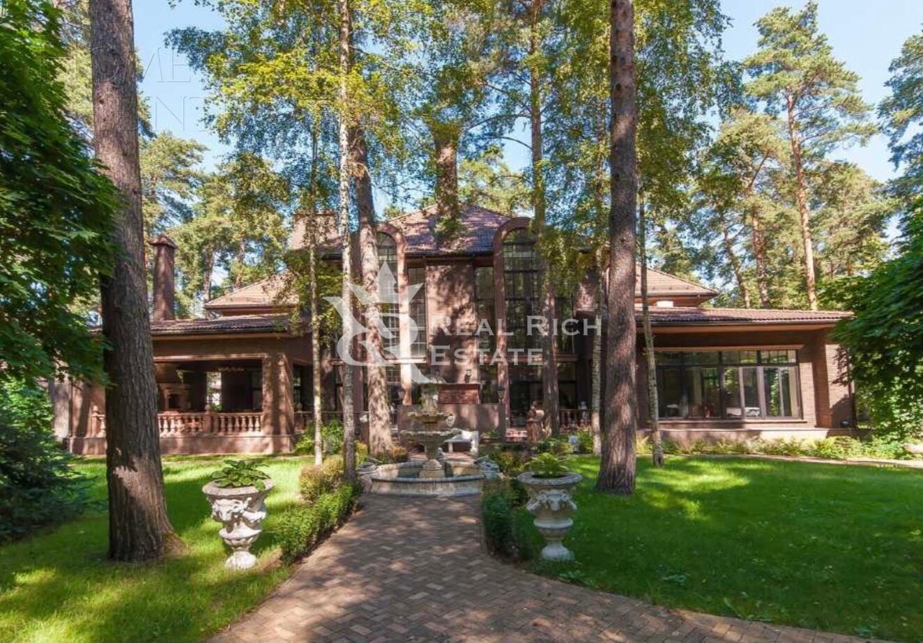 2-этажный коттедж 1 400 м² с отделкой